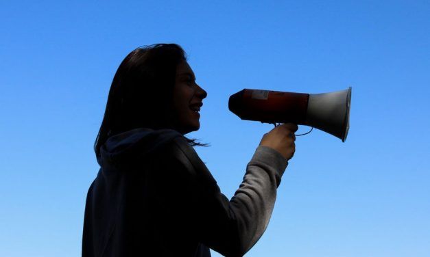 Escoltant la veu de les persones de Begues tot i la distància